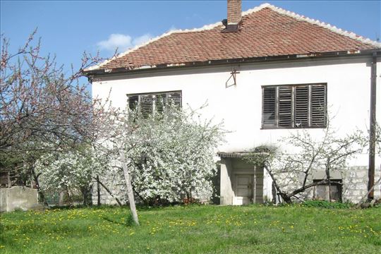 Prodaje se kuća – Požarevac, Gradsko brdo (Jugović