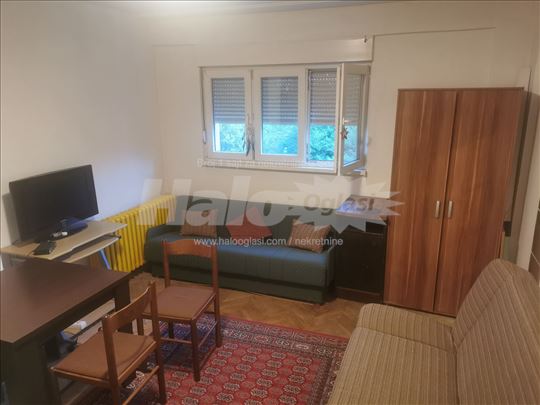 Prodajem garsonjeru na Karaburmi
