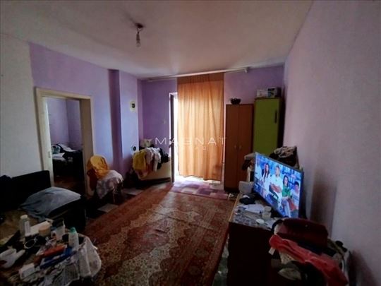 Stan kod okretnice u Padinskoj Skeli ID#5212