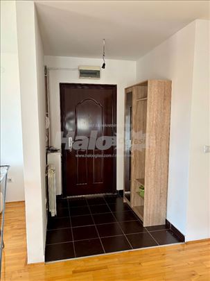 Surcin, mesto, 2,5 soban, namesten