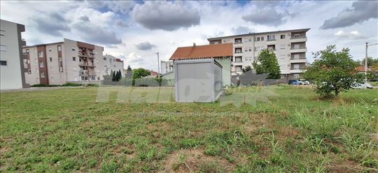 Zemun Altina gradjevinska parcela 5ari Vlasnik 1/1