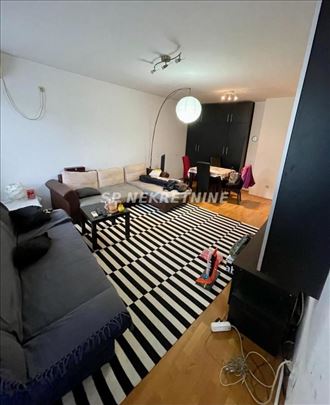 Cvetkova pijaca - na prodaju 49m2