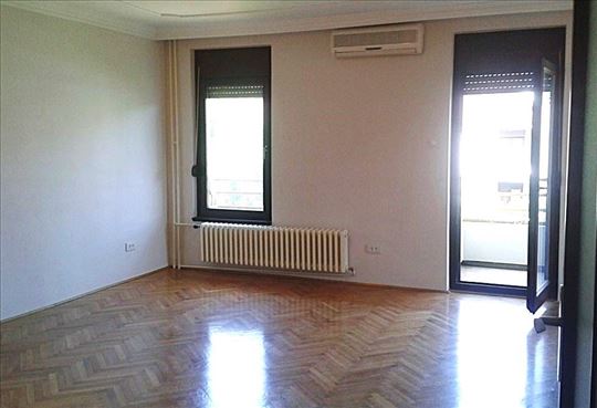 Dedinje, stan sa garažom pogodan za kancelarije ..