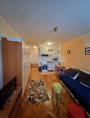 Garsonjera Źitni trg Novi Sad