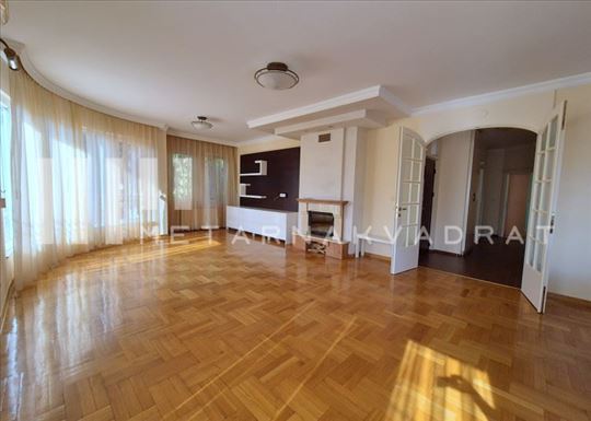 Hektorovićeva, garaža (ID: 1214) ID#1214