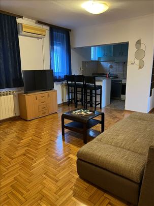 Izdaje se 3.5 Karaburma