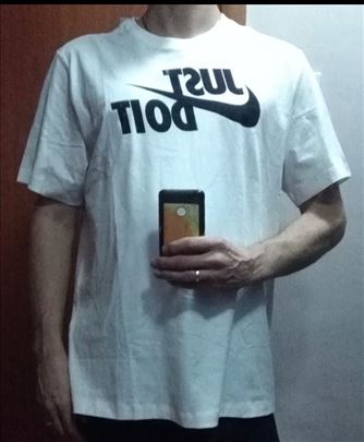 Majice Nike broj XL i M nove original