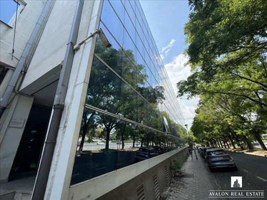Poslovna zgrada na Novom Beogradu