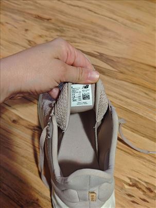 Prodajem New balance patike