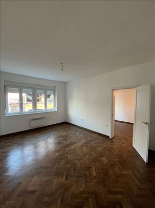 Slavujev venac, 3.0, 73m2, renoviran, odlican