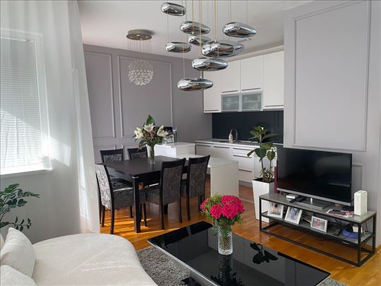 Voždovačka crkva, lux, dupleks, garaža, ID 3847