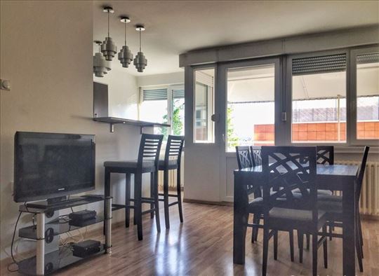 Blok 21, renoviran, komforan, ID 9824
