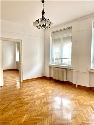 Centar, Trg Republike 88m2 4 kancelarije 800