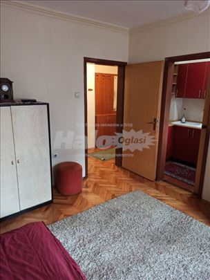Izdavanje stana centar -pravni