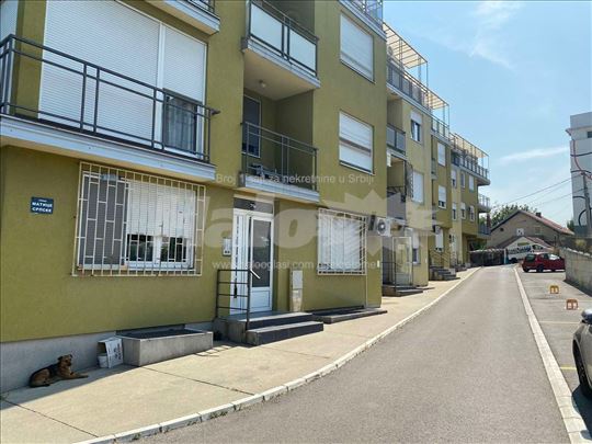 “Novo” izdavanje nameštene garsonjere u Mirijevu