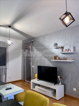 Prodaje se dvoiposoban lux opremljen stan 57kv