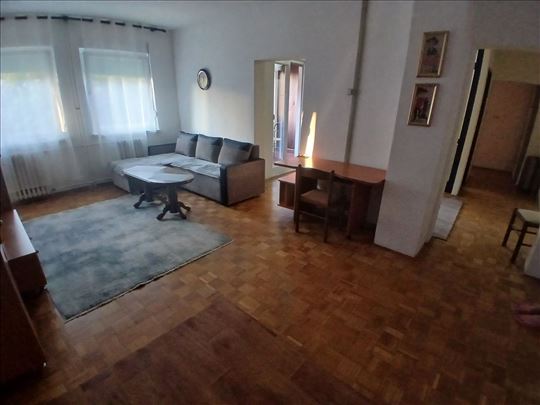 Sajam,lep dvosoban,odmah useljiv,top ponuda!!!