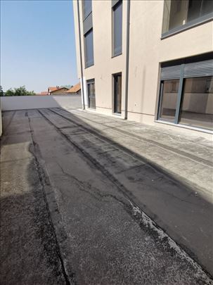 Stan 61 m², sa terasom od 150 m²