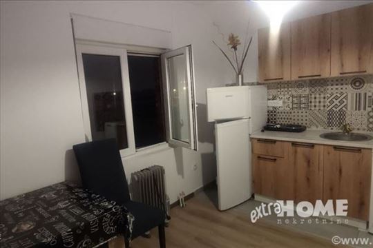 Batajnica, 1.0s, 25m2,+ ter novagradnja, lux