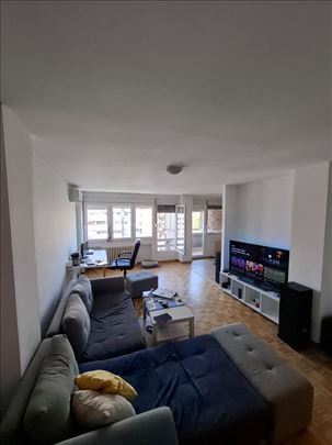 Blok 45 Jurija Gagarina-renoviran