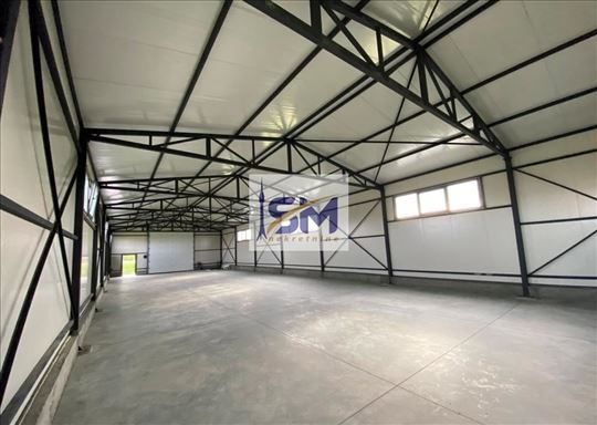 Borča, put za Ovču, hala 300m2