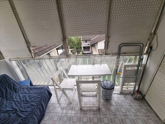 Izdajem stan u Novom Sadu