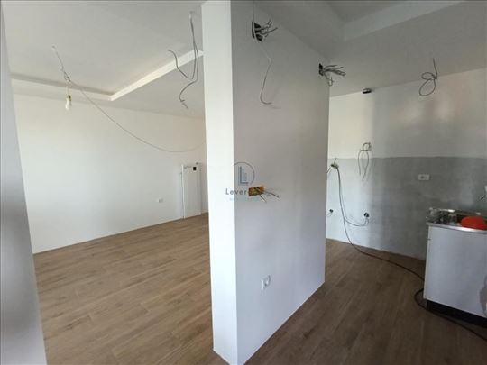 Karaburma, Renoviran stan 74 m2
