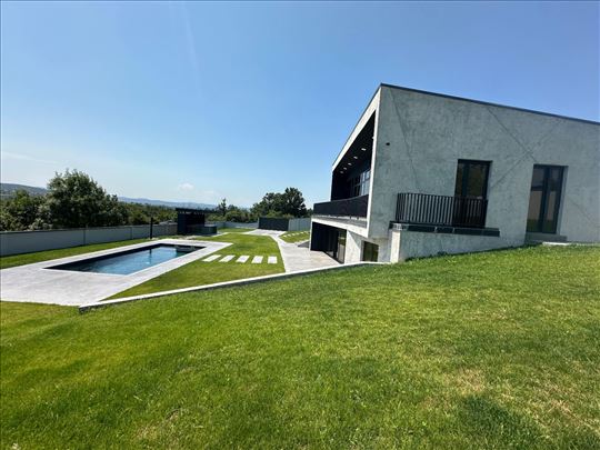 Luksuzna Vila na Kosmaju-Vaš Raj u Prirodi