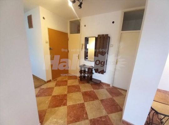 Na prodaju trosoban stan na Limanu 1 u Novom Sadu.