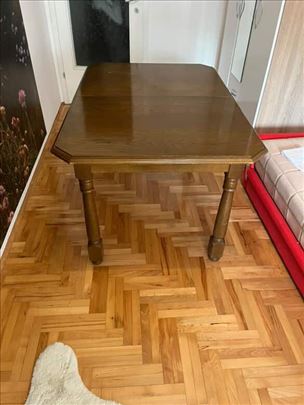 Trpezarijski sto od bukovine