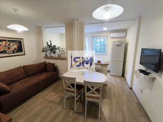 Zemun, namešten stan 43m2