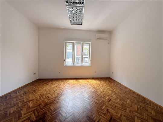 Crveni krst, 72m2, Odmah useljiv, uknjižen