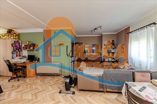 Kuća Podvinik 100m2, 5ari plac.