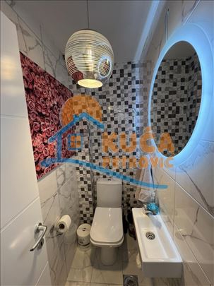 Na prodaju kompletno namešten stan u Durlanu, dva 