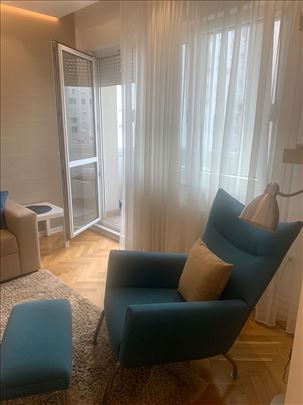 Prelep stan na Novom Beogradu , Zorana Djindjica 