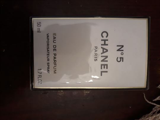 Prodajem originalni channel zenski parfem