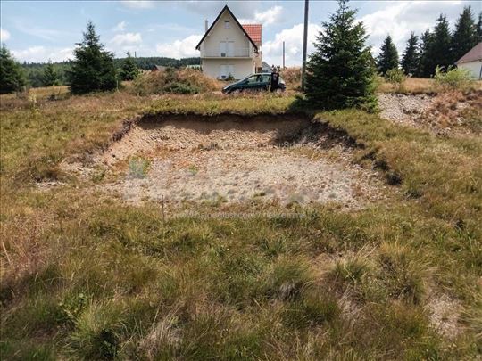 Prodajem plac na Goliji – sa građevinskom dozvolom