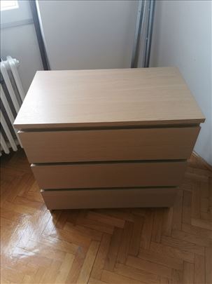 Prodajem polovnu komodu