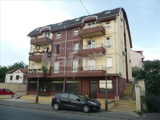 Uknjizen 32m2 stan Bele Vode