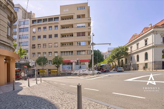 Dvosoban-Namešten-Trg Republike