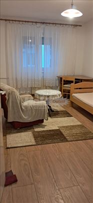 Izdaje se soba u centru Novog Sada