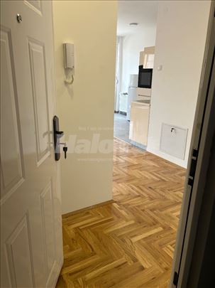 Izdaje se stan od 112 m2