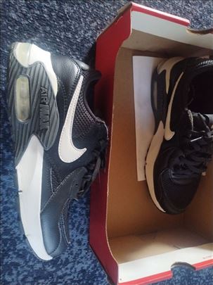 Nike patike za devojčicu, br 36