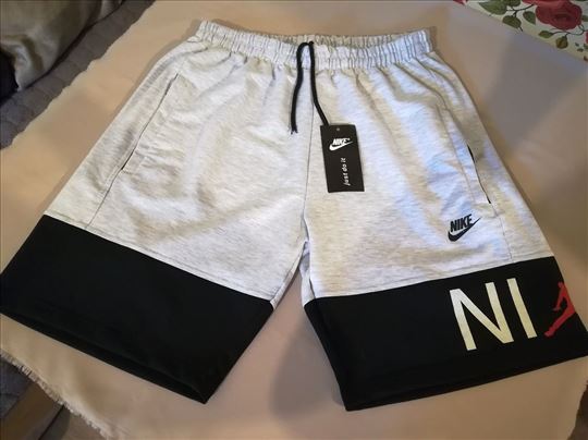 Nove muske markirane bermude Nike Sivo-crne 2XL