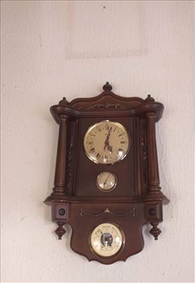 Zidni sat sa barometrom i higrometrom