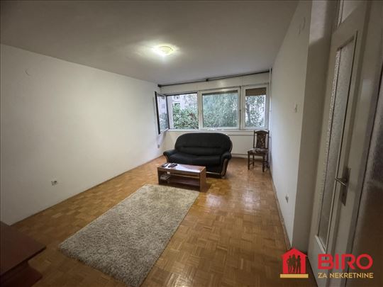 Može kredit za mlade. 62 m2 Petrovaradin