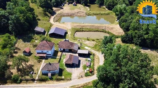 Barajevo, Šiljakovac, seosko domaćinstvo sa tri pr
