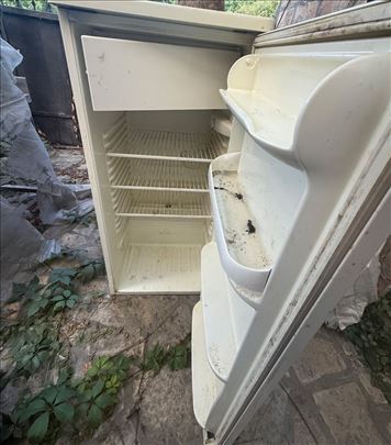 Frizider i zamrzivac zanussi