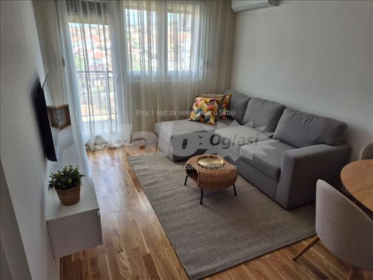 Izdajem kompletno opremljen, nov, stan od 38m2