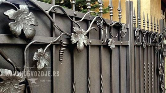BEOGRAD - Kapije , Ograde, Resetke, Gelenderi...